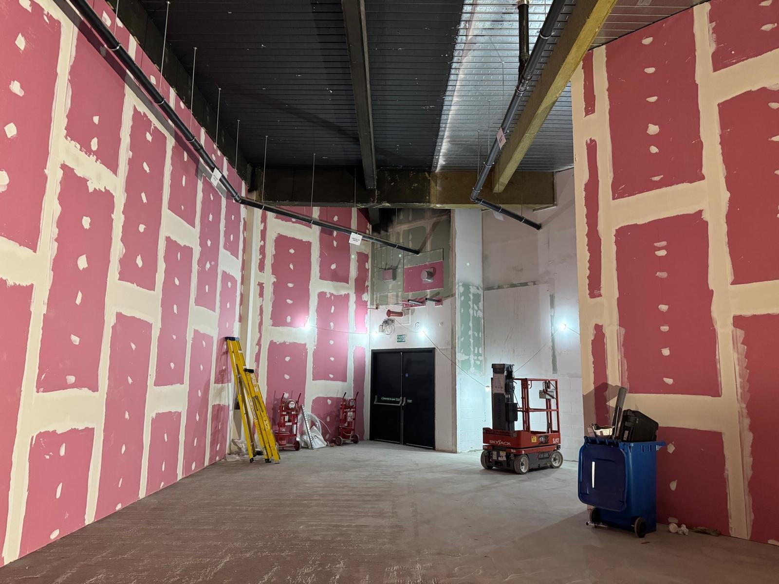 Tall acoustic partitions with taped joints